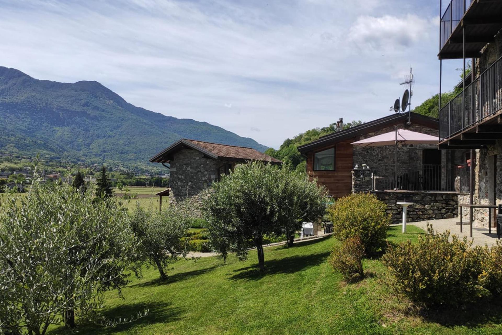 Agriturismo Lake Como and Lake Garda Characteristic agriturismo near Lake Como