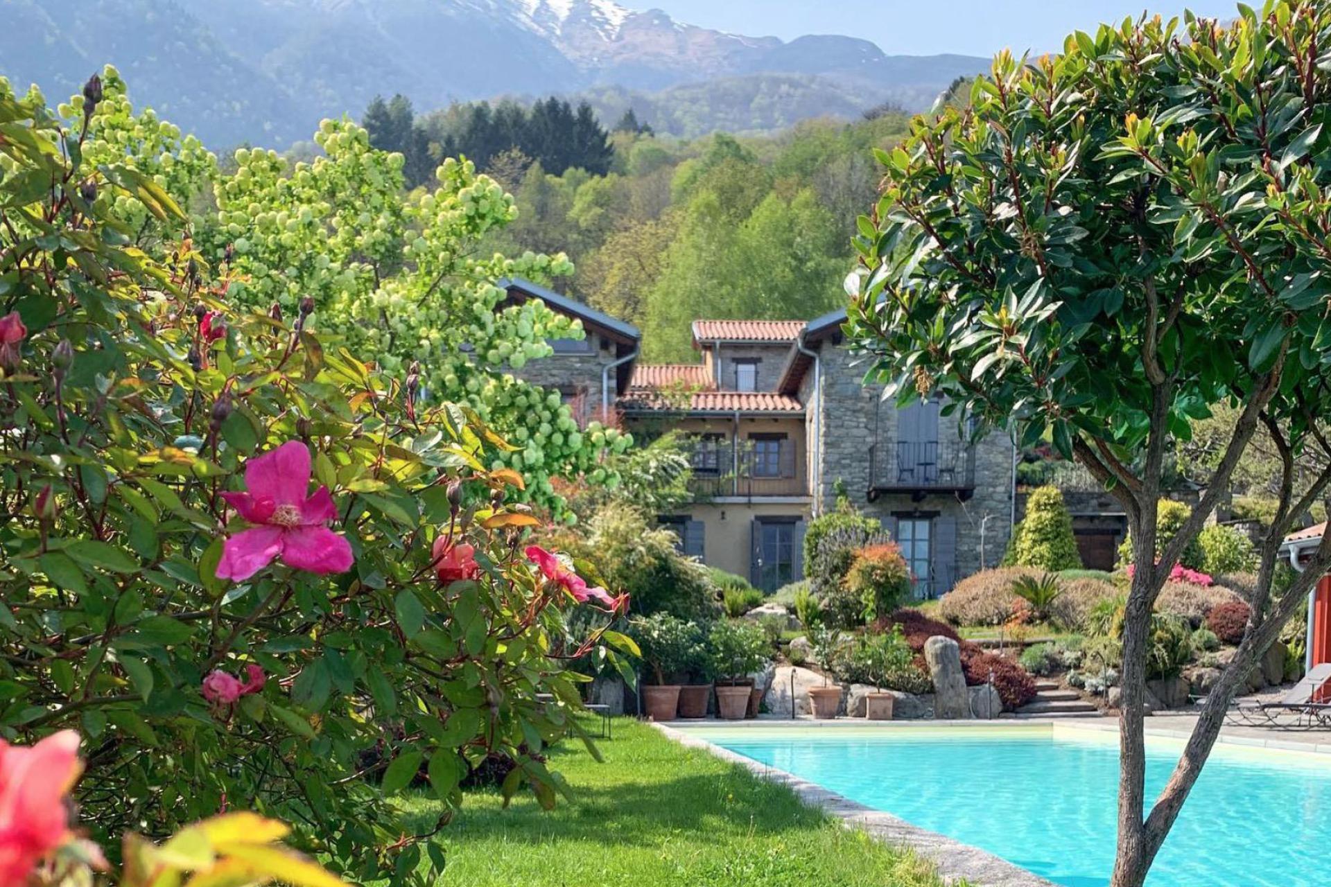 Stylish rooms and views of Lake Como
